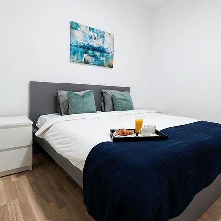 Gabi - Chic Apt With Parking Close To Veranda Mall Bucarest Exterior foto