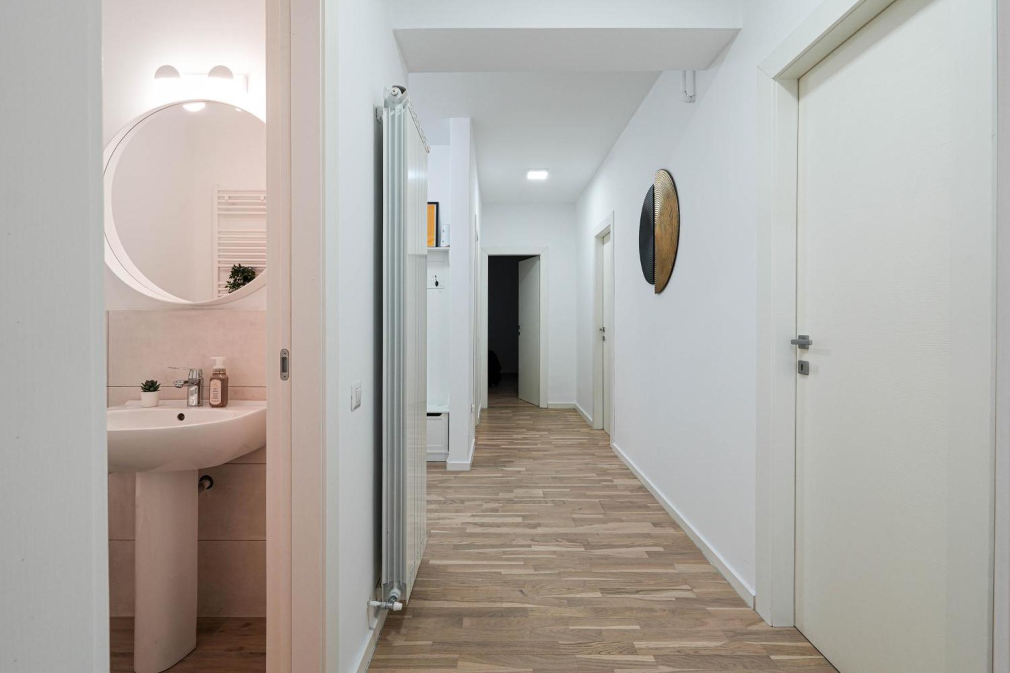 Gabi - Chic Apt With Parking Close To Veranda Mall Bucarest Exterior foto